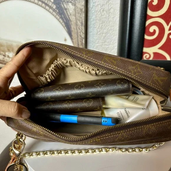 ✅#11 Authentic Louis Vuitton Monogram Crossbody Bag - Picture 8 of 14